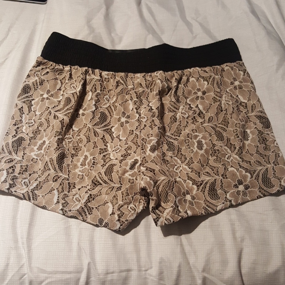 NWOT lace shorts
